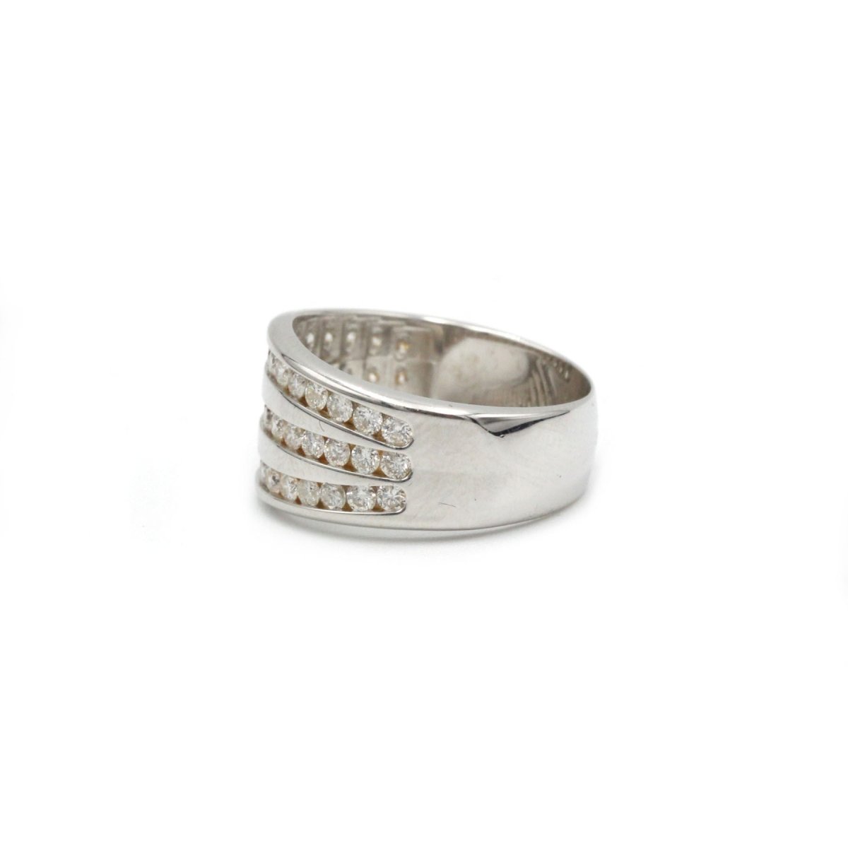 Bague - Or blanc et diamants - Castafiore