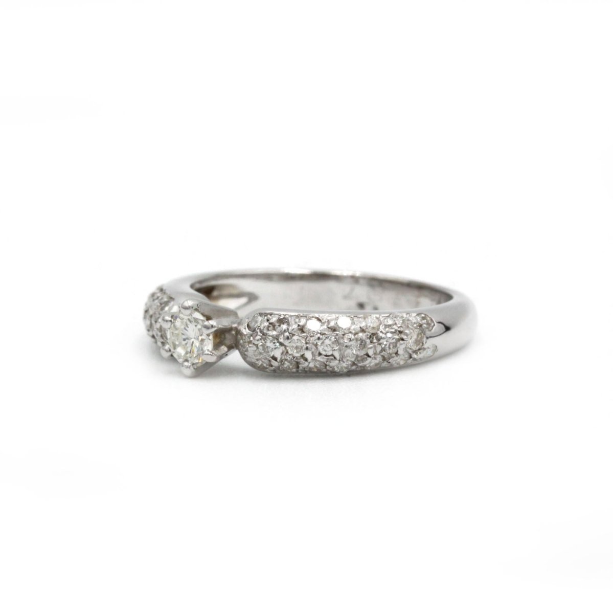 Bague - Or blanc et diamants - Castafiore