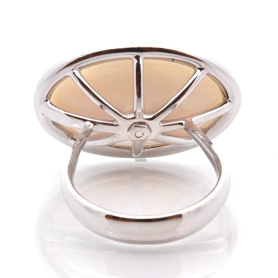 Bague or blanc, nacre, et diamants - Castafiore