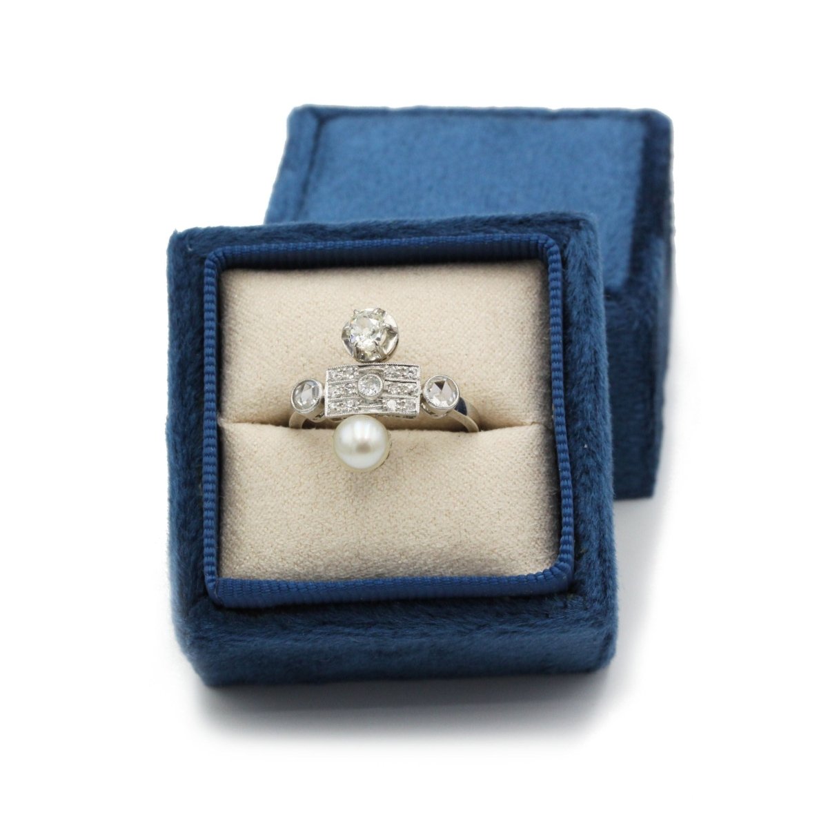 Bague - Or blanc, perles et diamants - Castafiore