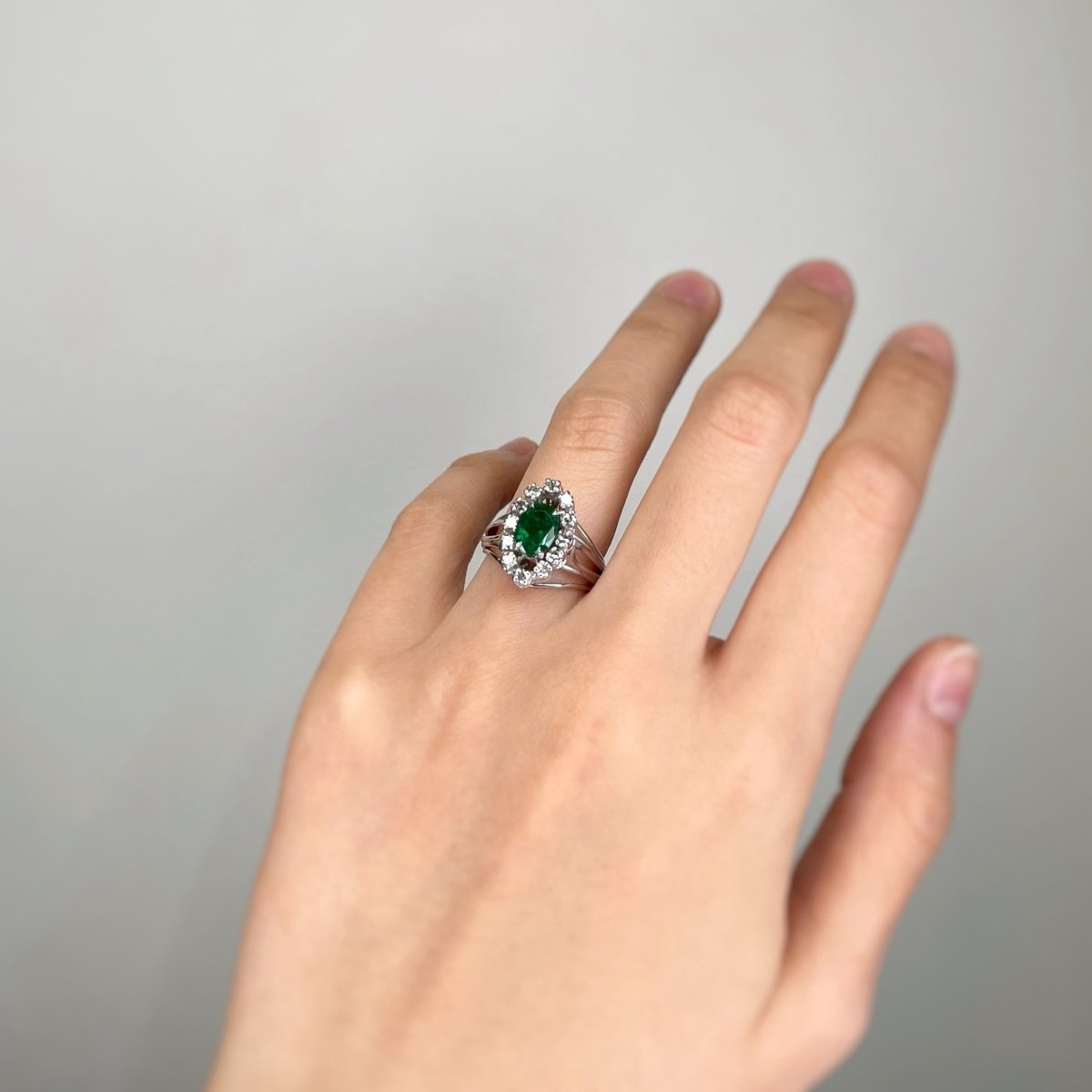 Bague - Or, Diamants & Emeraude - Castafiore