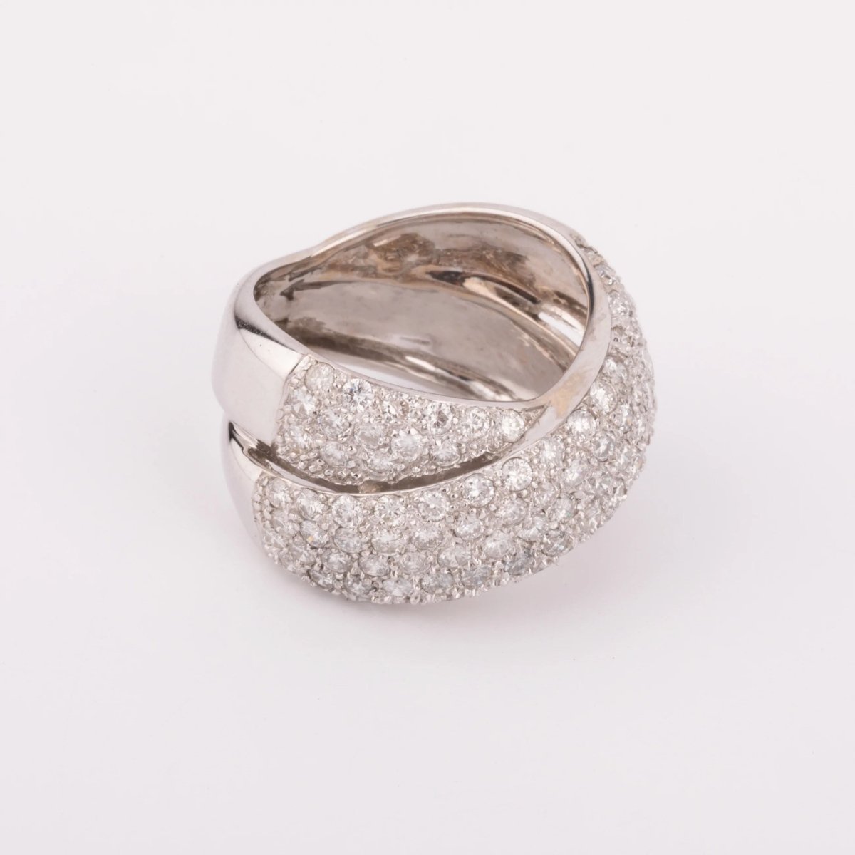 Bague or gris croisée entièrement pavée de diamant - Castafiore