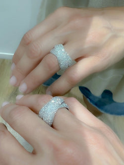 Bague or gris croisée entièrement pavée de diamant - Castafiore