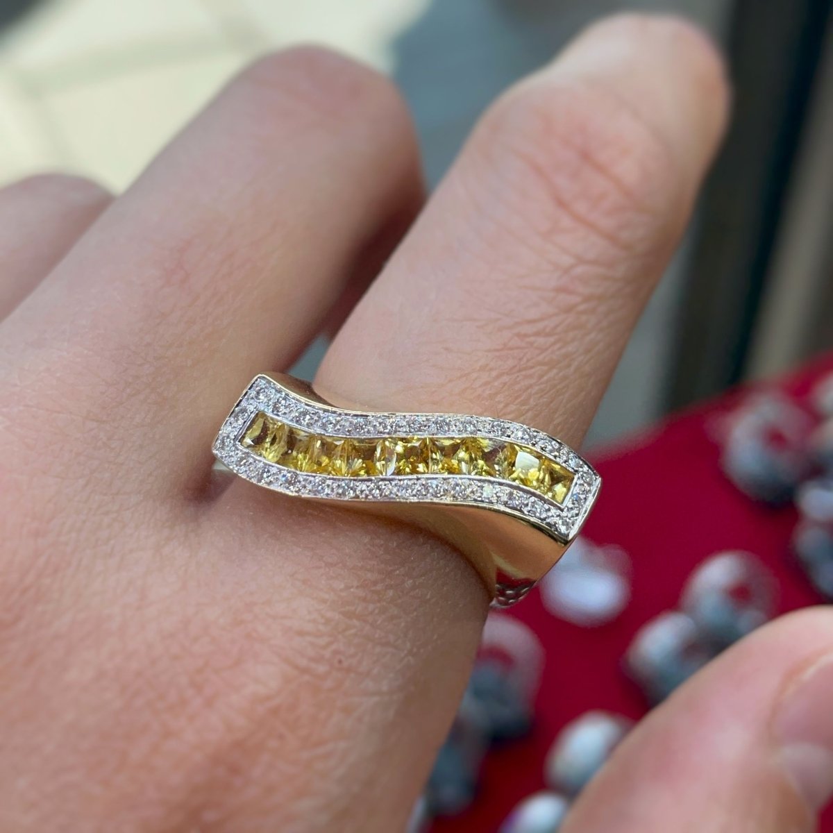 Bague - Or jaune, Diamants & Saphirs Jaunes - Castafiore