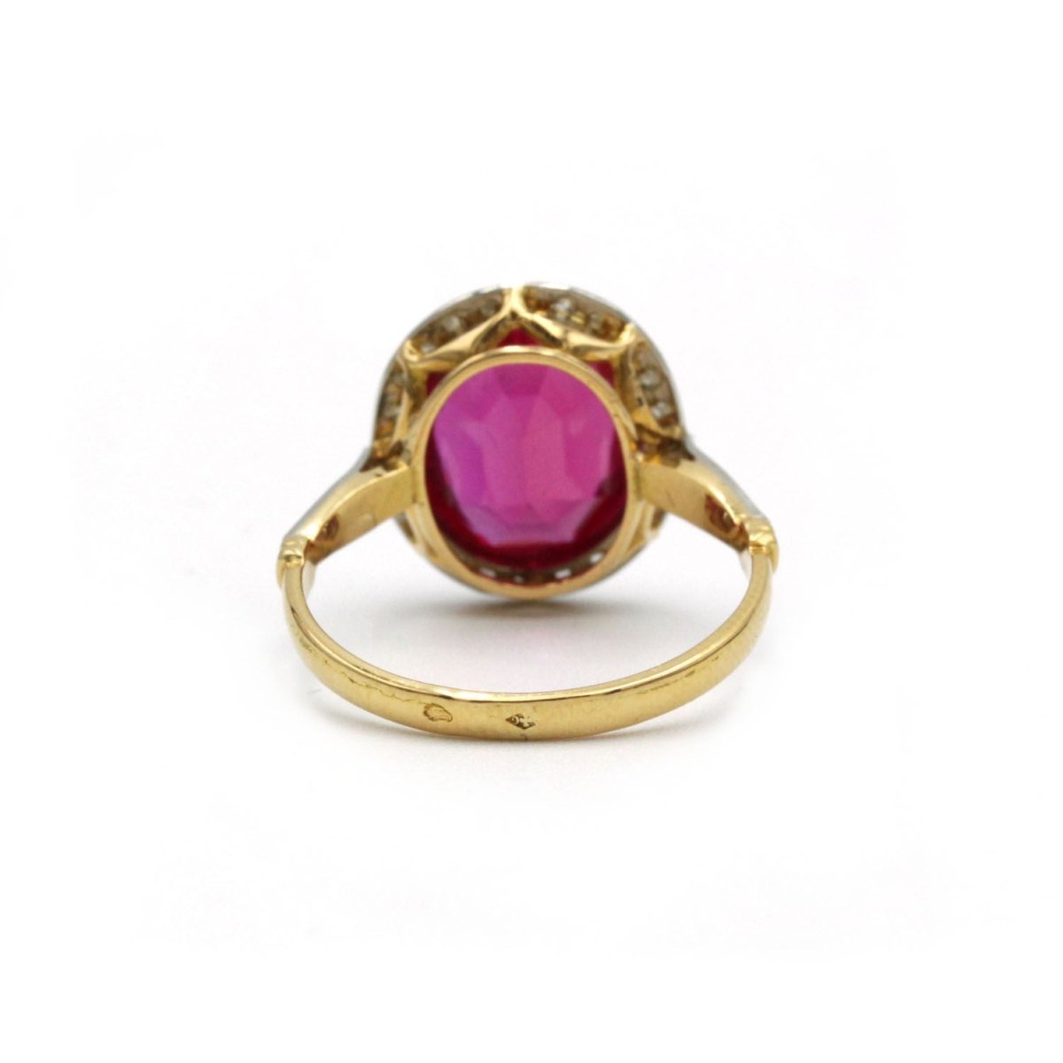 Bague - Or jaune et blanc, rubis synthétique et diamants - Castafiore