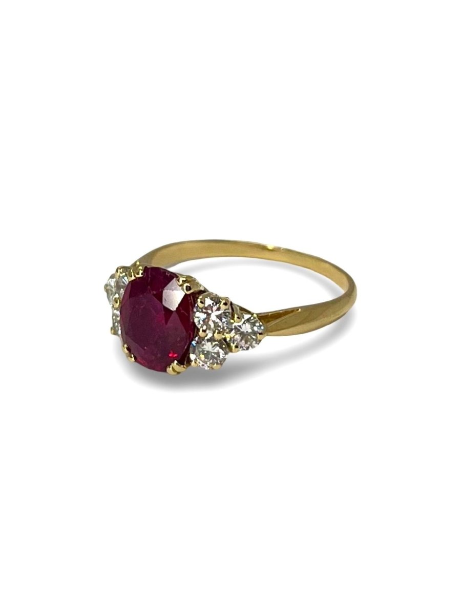Bague or jaune rubis 2,19 ct et diamants 0,60 ct - Castafiore