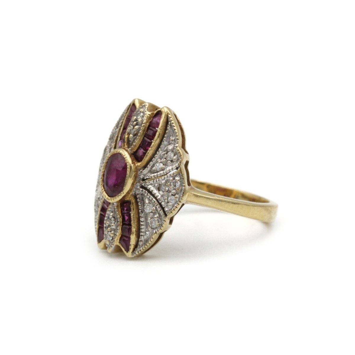 Bague - Or jaune, rubis et diamants - Castafiore
