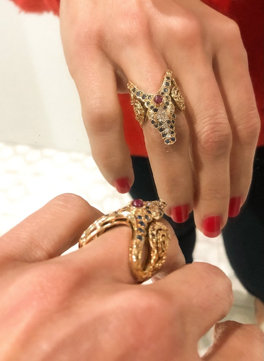 Bague or jaune tête de crocodile de la maison Lalaounis - Castafiore