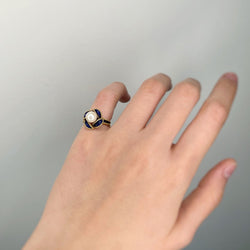 Bague - Or, perle et émail