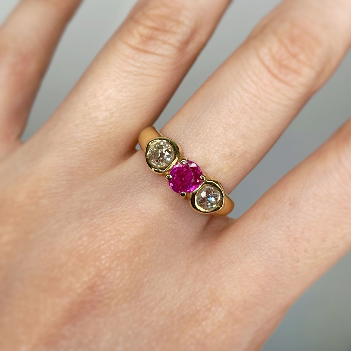 Bague - Or, Saphir rose Et Diamants