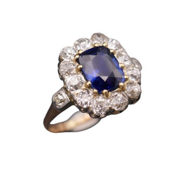 Bague Ornée d'Un Saphir Et Diamants, Or Et Platine. - Castafiore