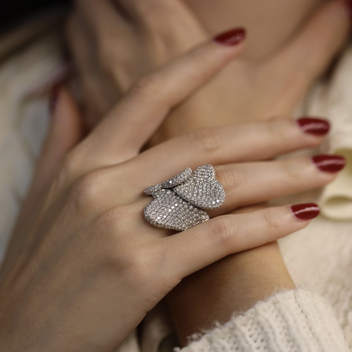 Bague Palmiero Coeurs sertie de 7,50 Cts de diamants brillants en or gris 18k. Taille 53. - Castafiore