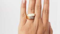 Bague pavage en or jaune et diamants - Castafiore