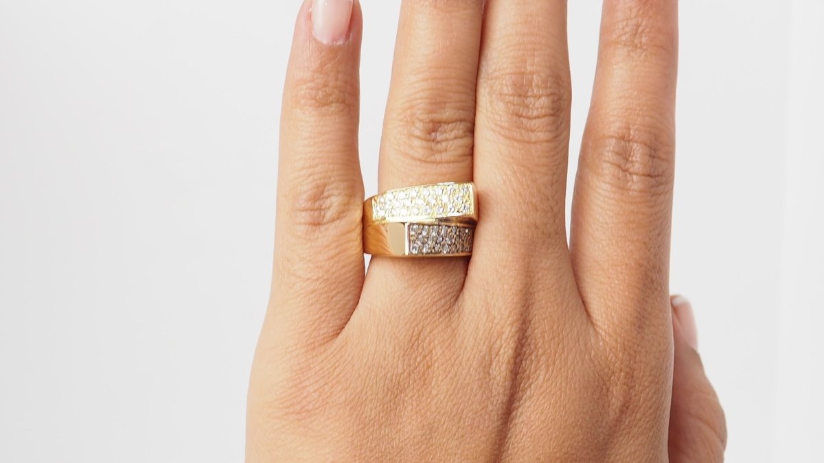 Bague pavage en or jaune et diamants - Castafiore