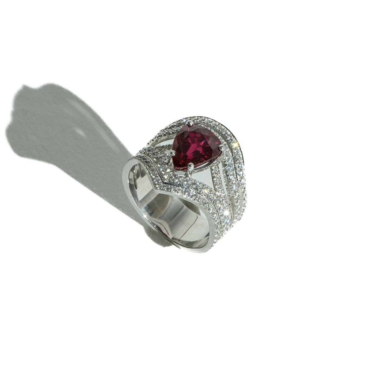 Bague Pavée diamants en or blanc et rubis - Castafiore