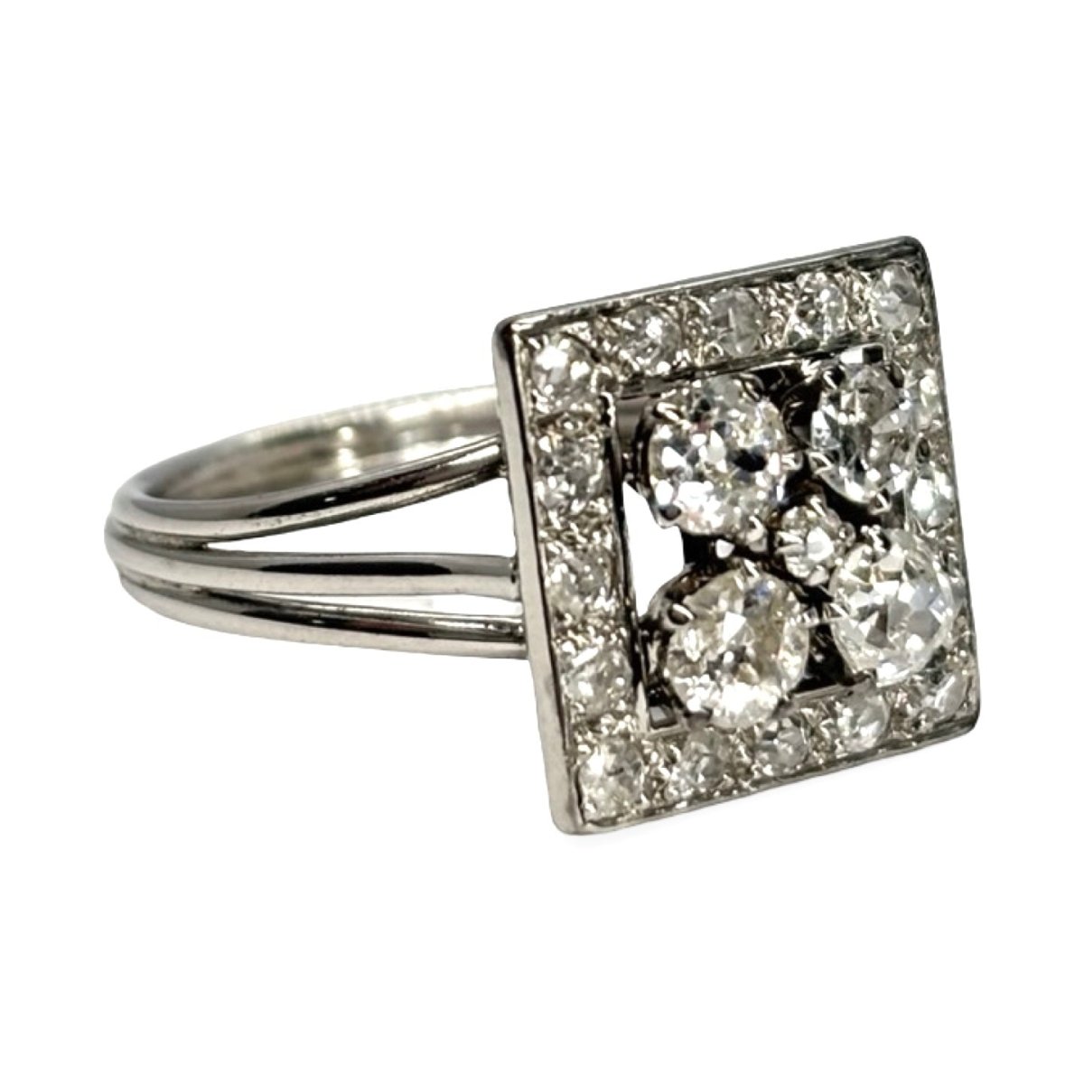 Bague Pavée en or blanc et diamants - Castafiore