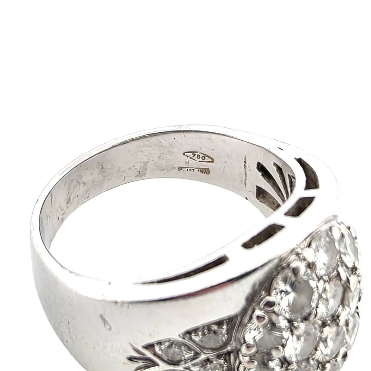 Bague Pavée en or blanc et diamants - Castafiore