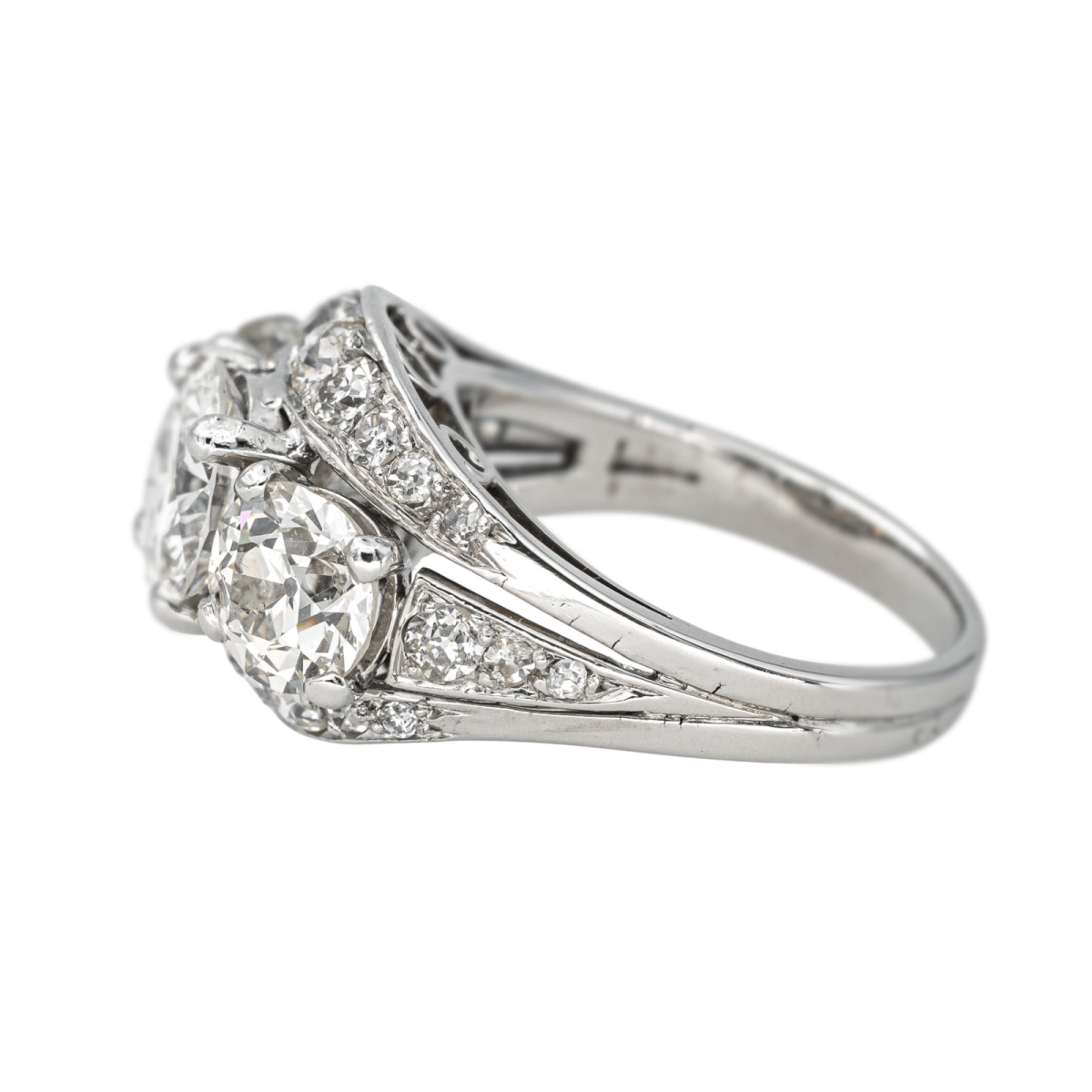 Bague Pavée en or blanc, platine et diamants - Castafiore