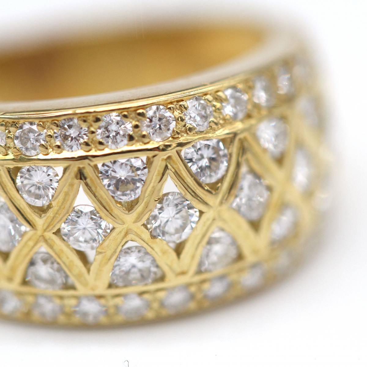 Bague Pavée en or jaune et diamants - Castafiore