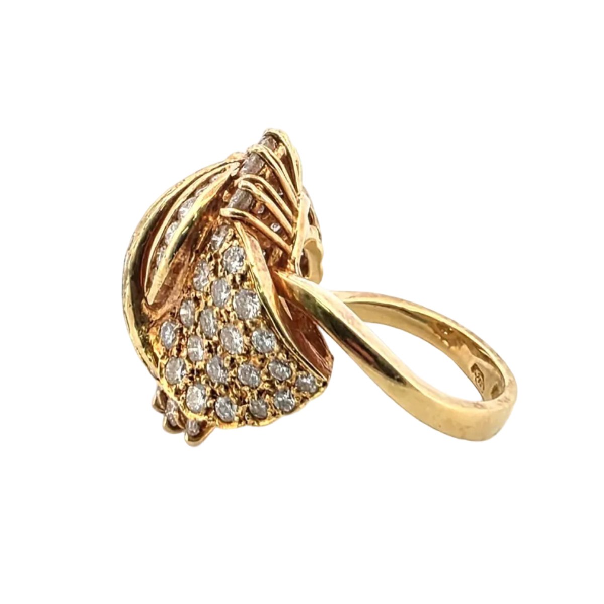 Bague Pavée en or jaune et diamants - Castafiore