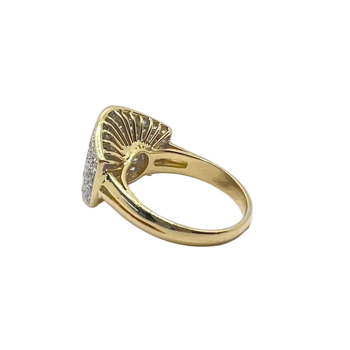 Bague Pavée en or jaune et diamants - Castafiore