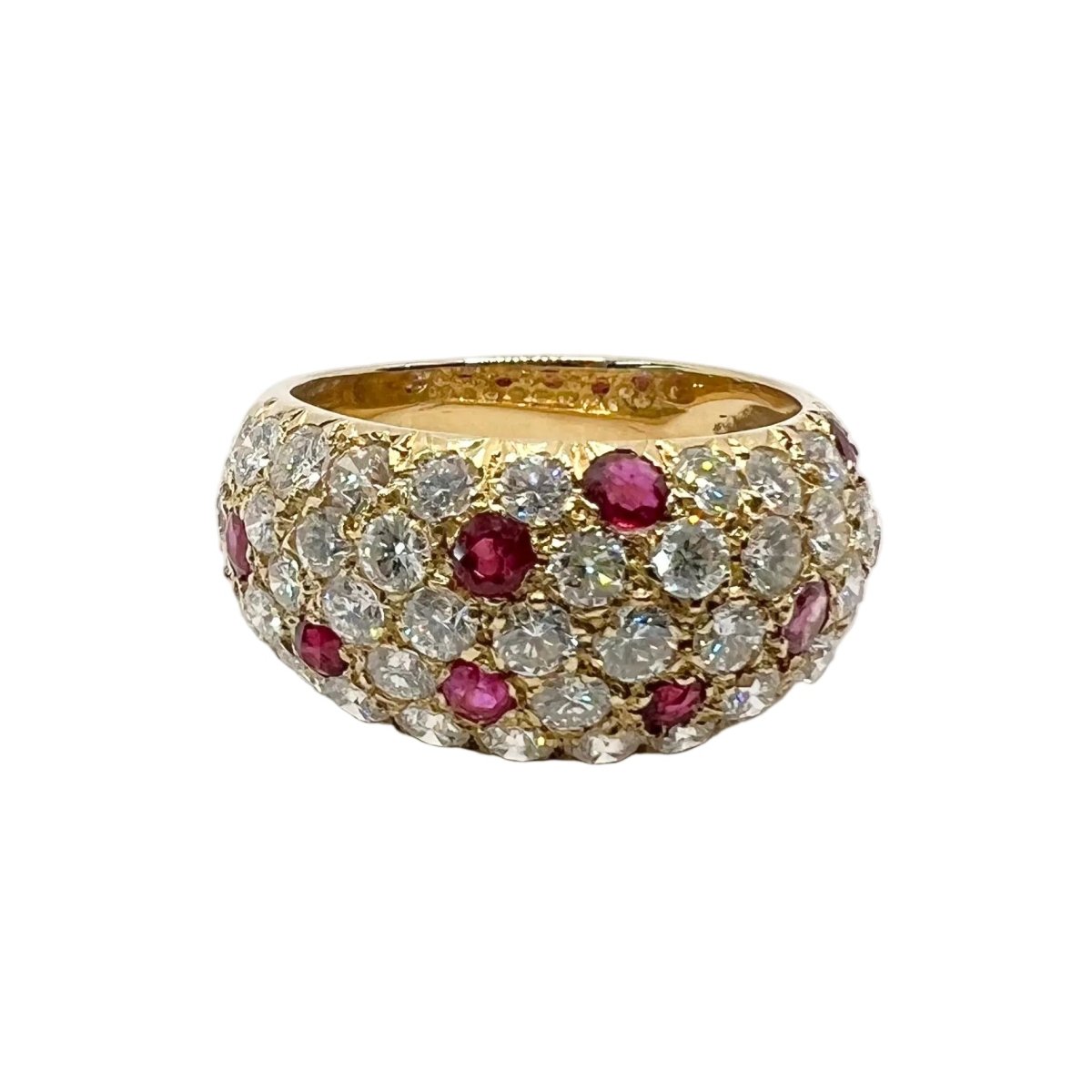 Bague Pavée en or jaune, rubis et diamants - Castafiore