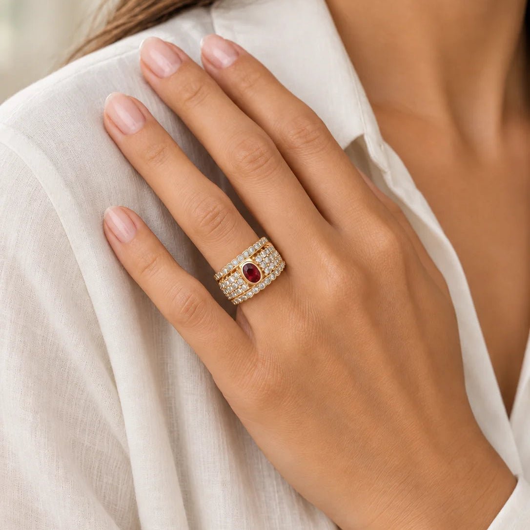 Bague Pavée en or jaune, rubis et diamants - Castafiore