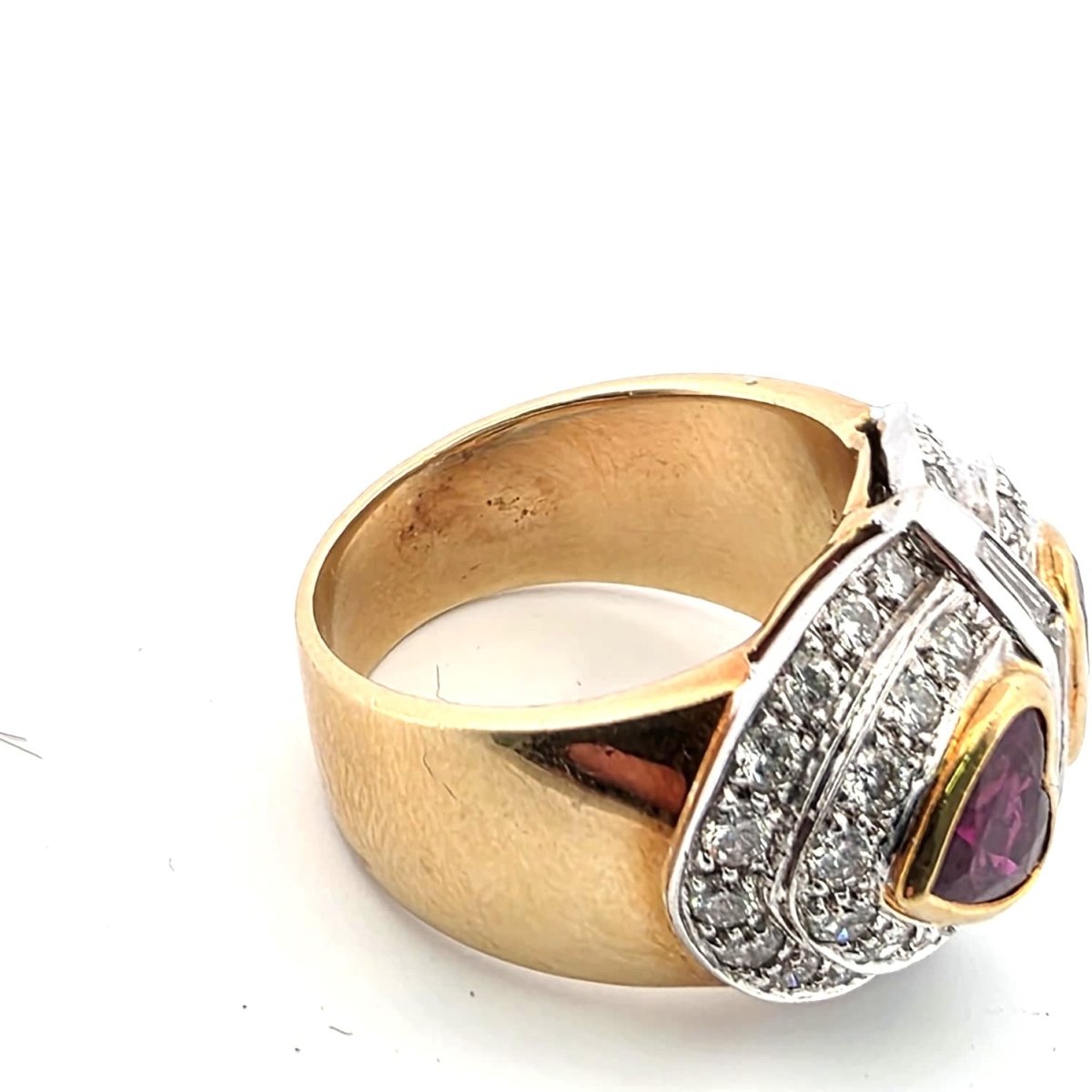 Bague Pavée en or jaune, rubis et diamants - Castafiore