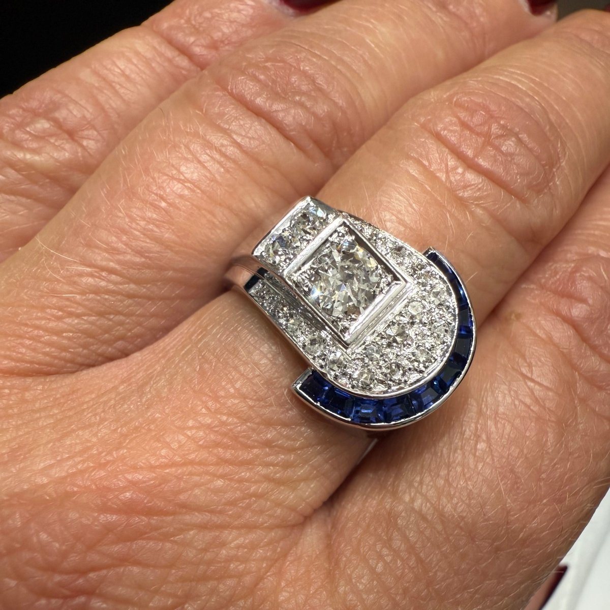 Bague Pavée en platine, saphirs et diamants - Castafiore