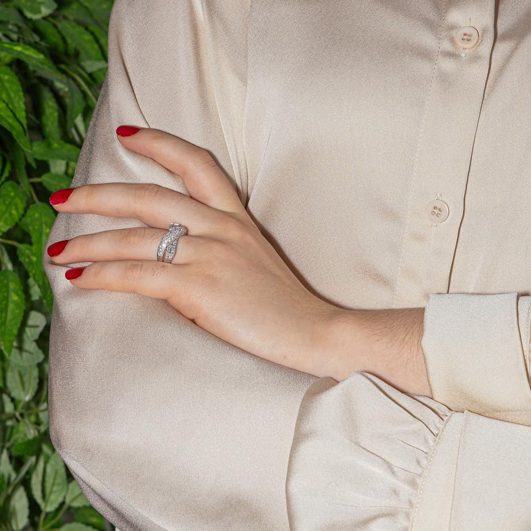 Bague Pavée MAUBOUSSIN "En corps et encore" en or blanc et diamants - Castafiore