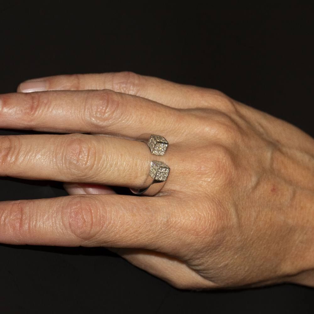 Bague Paveé SQUARE en or et diamants - Castafiore