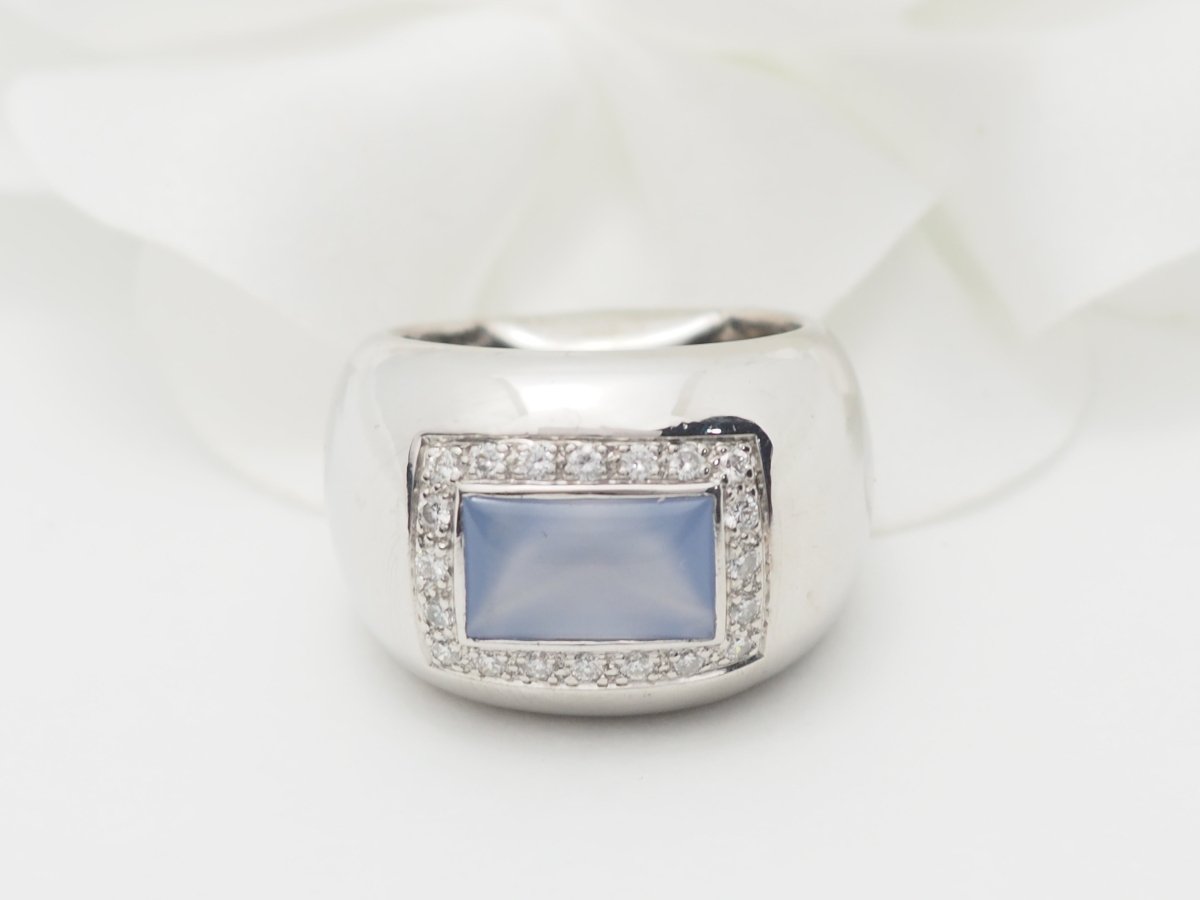 Bague Poiray en or blanc, calcédoine bleue et diamants - Castafiore