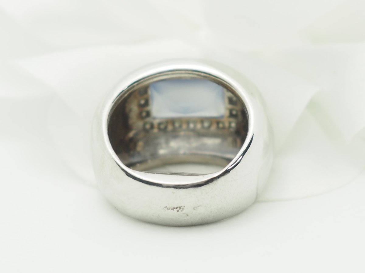 Bague Poiray en or blanc, calcédoine bleue et diamants - Castafiore