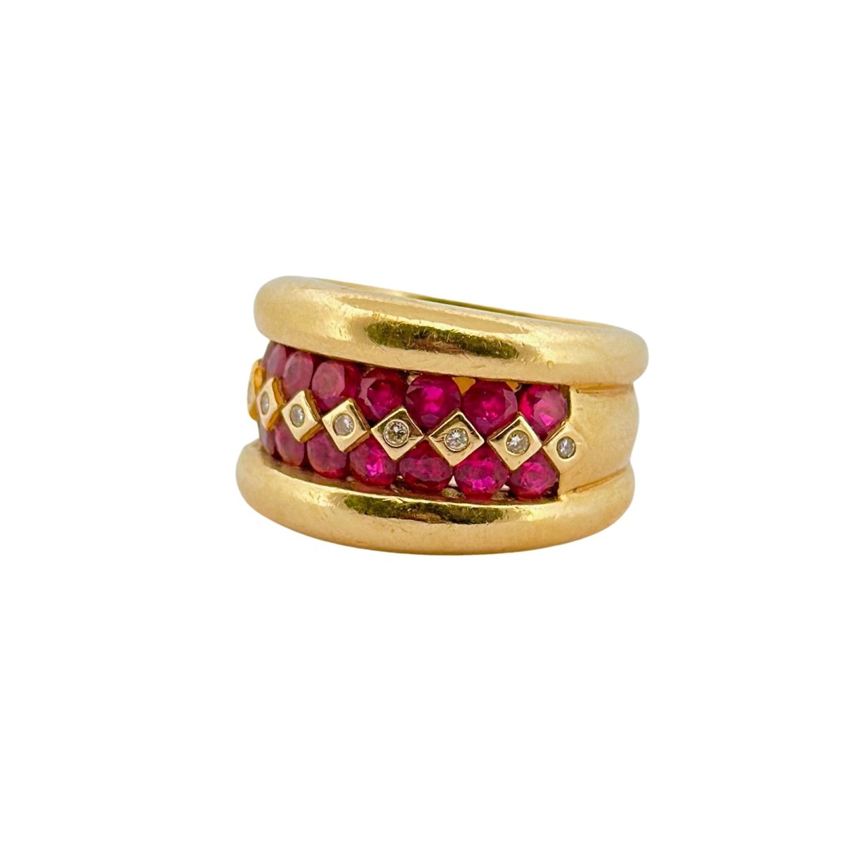 Bague POIRAY en or jaune, rubis et diamants - Castafiore