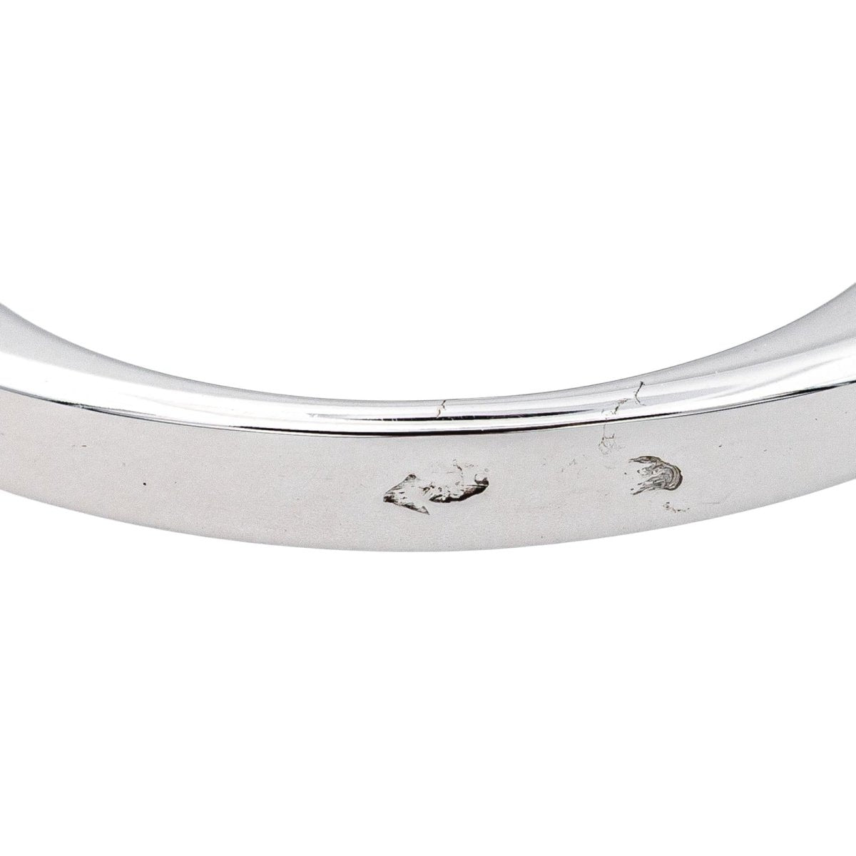 Bague Pomadour en or blanc, émeraude et diamants - Castafiore