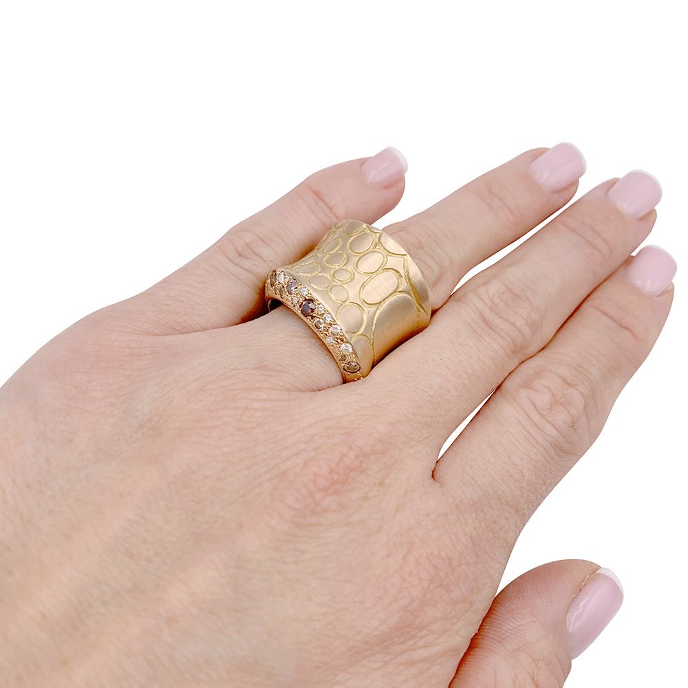 Bague Pomellato, "Cocco", or rose, diamant bruns. - Castafiore