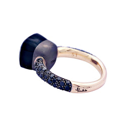 Bague POMELLATO Nudo en or rose, titane, obsidienne, diamants noirs. - Castafiore