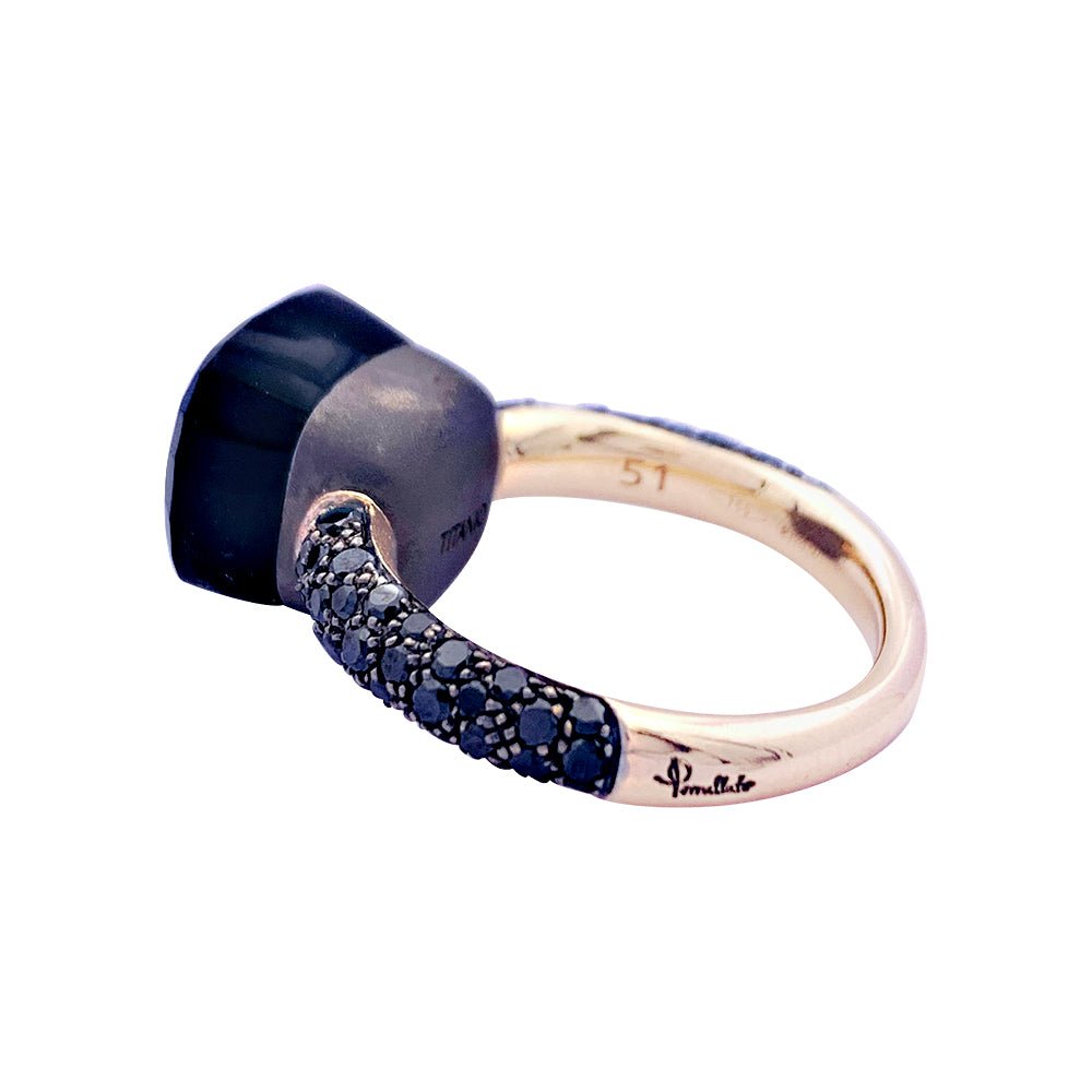 Bague POMELLATO Nudo en or rose, titane, obsidienne, diamants noirs. - Castafiore