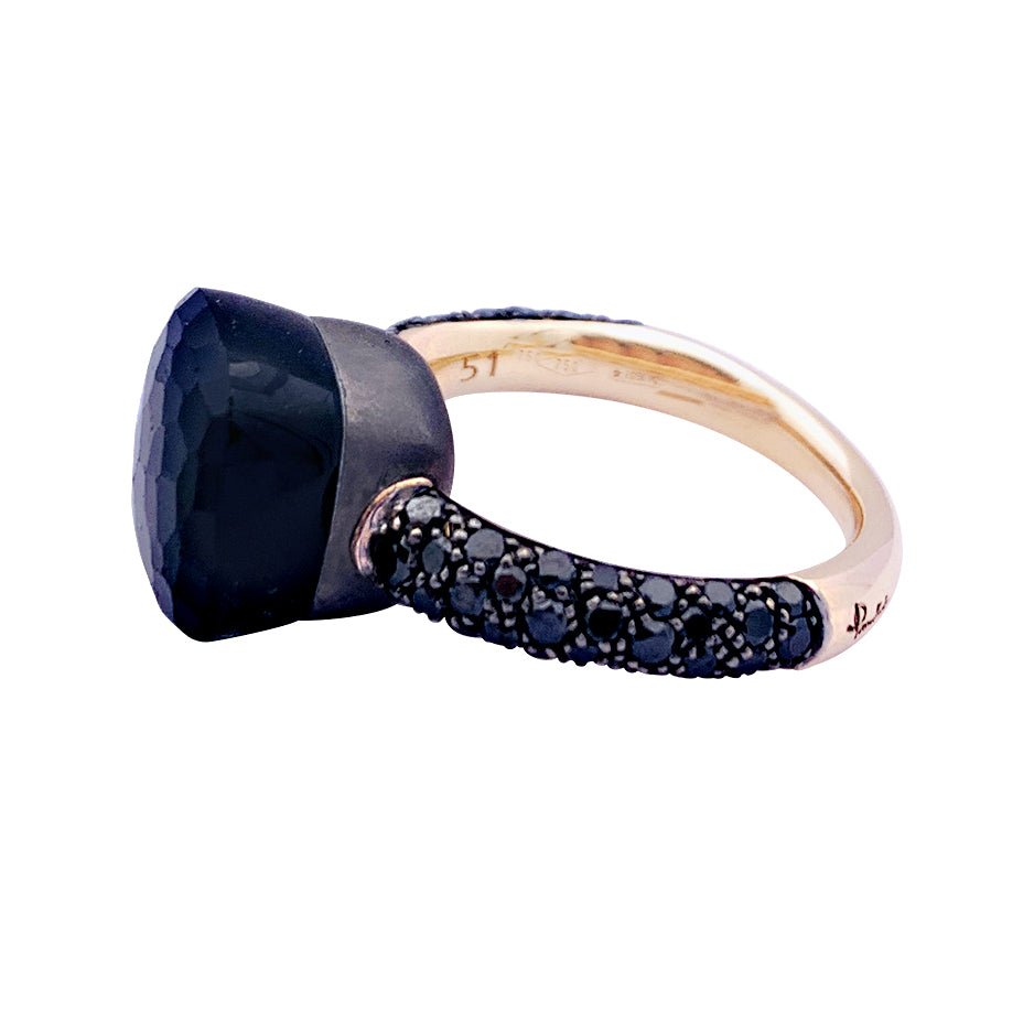 Bague POMELLATO Nudo en or rose, titane, obsidienne, diamants noirs. - Castafiore