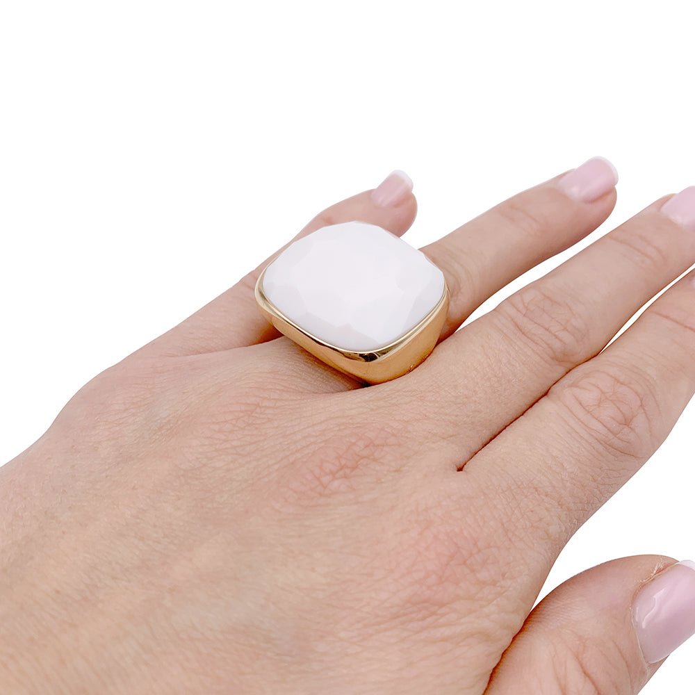 Bague Pomellato, "Victoria", or rose, cacholong. - Castafiore