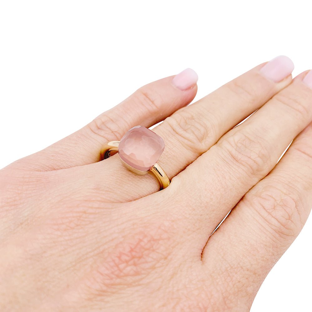 Bague Pomellato,"Nudo Classic", deux ors et quartz rose. - Castafiore