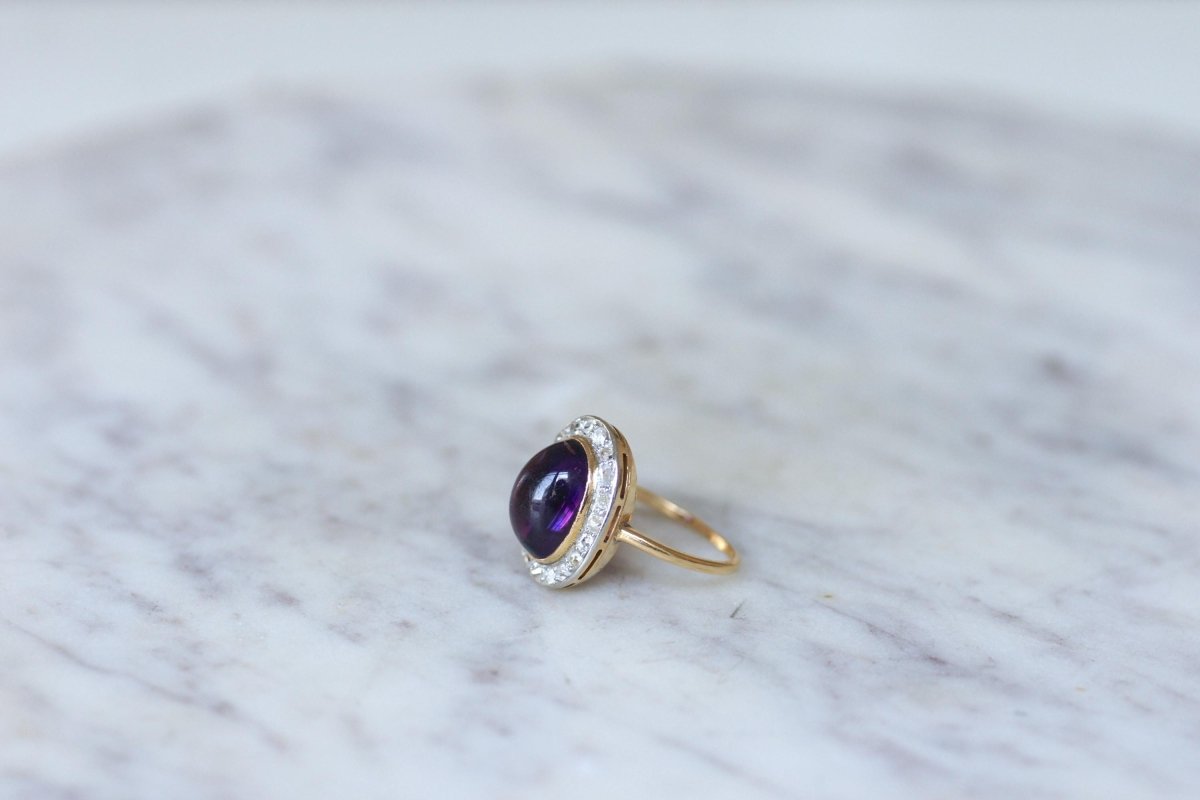Bague Pompadour Cabochon Améthyste et Diamants - Castafiore