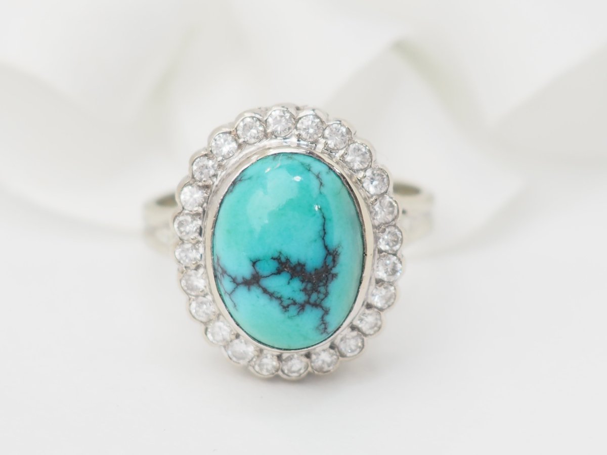 Bague pompadour en or blanc, diamants et Turquoise en cabochon - Castafiore