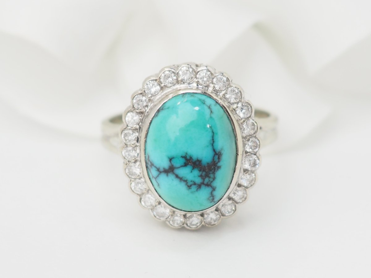 Bague pompadour en or blanc, diamants et Turquoise en cabochon - Castafiore