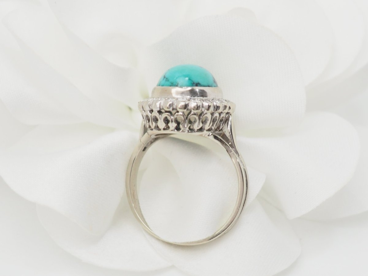 Bague pompadour en or blanc, diamants et Turquoise en cabochon - Castafiore