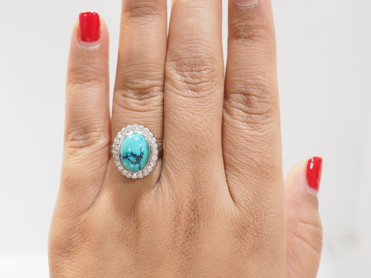 Bague pompadour en or blanc, diamants et Turquoise en cabochon - Castafiore