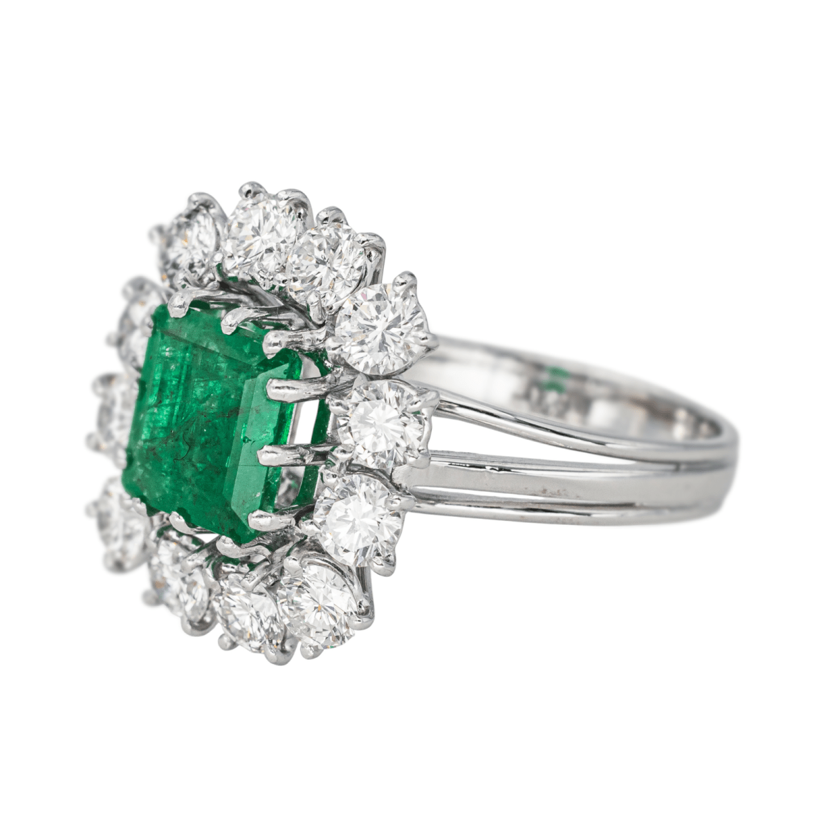 Bague Pompadour en or blanc, émeraude et diamants - Castafiore