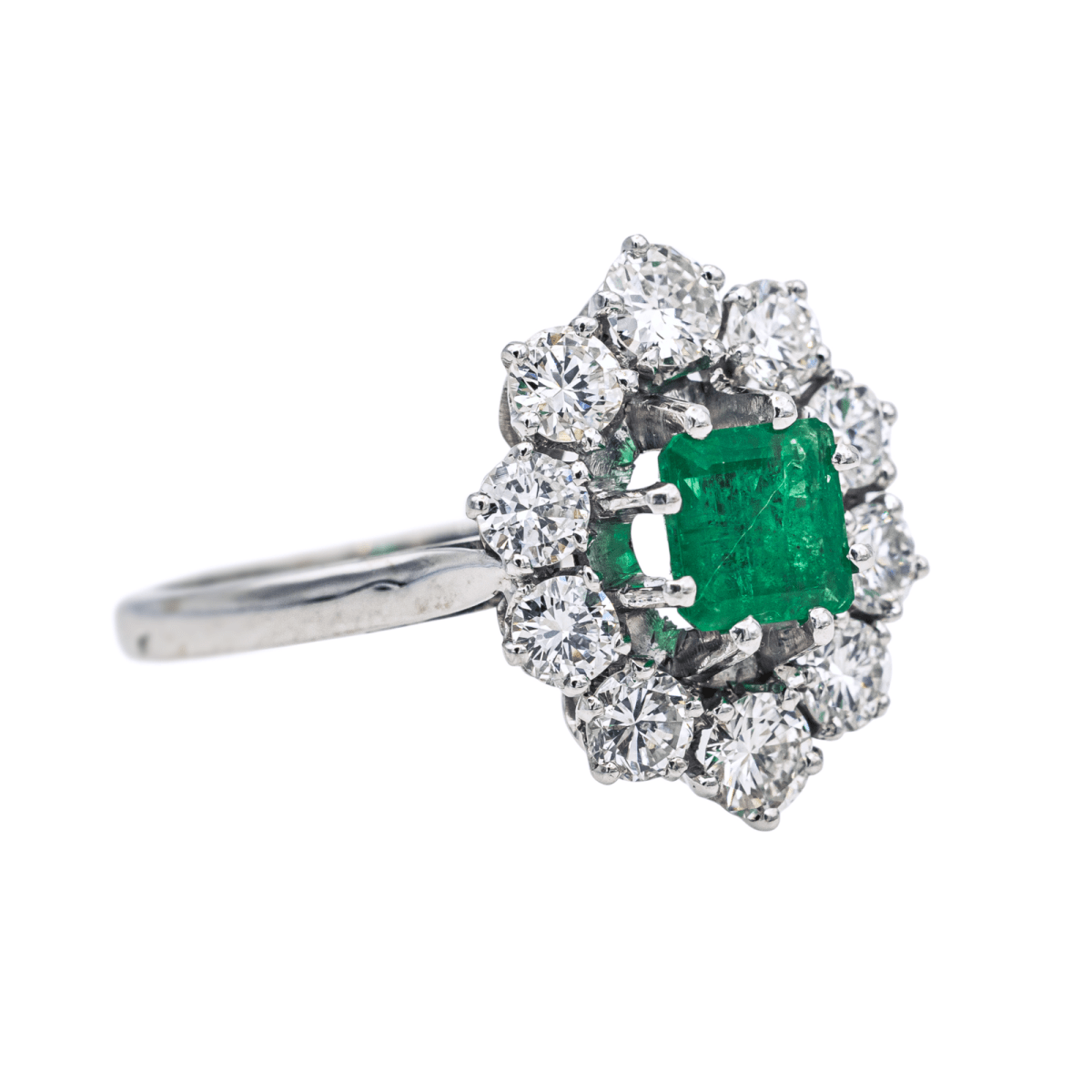 Bague Pompadour en or blanc, émeraude et diamants - Castafiore