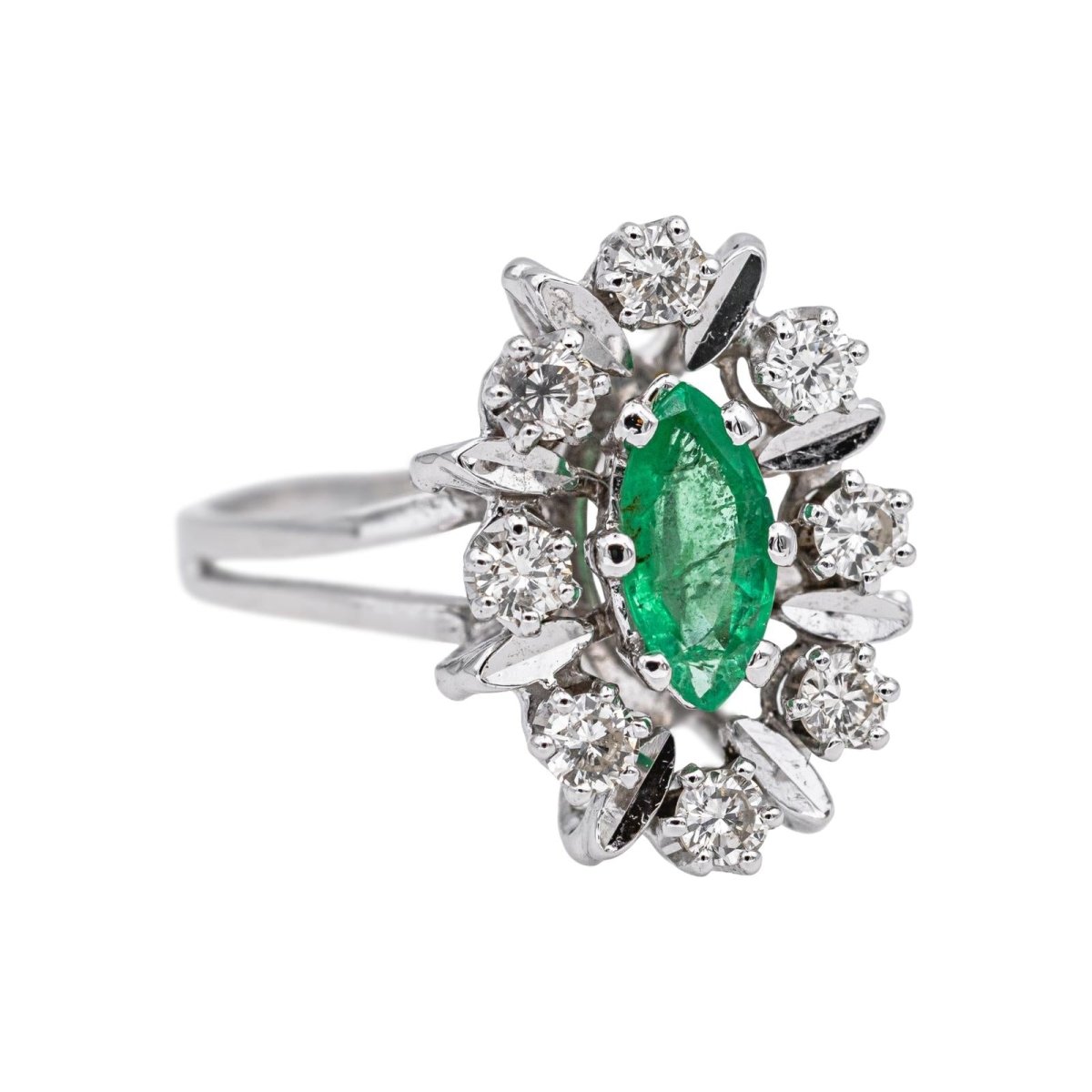 Bague Pompadour en or blanc, émeraude et diamants - Castafiore