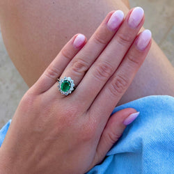 Bague Pompadour en or blanc émeraude et diamants - Castafiore